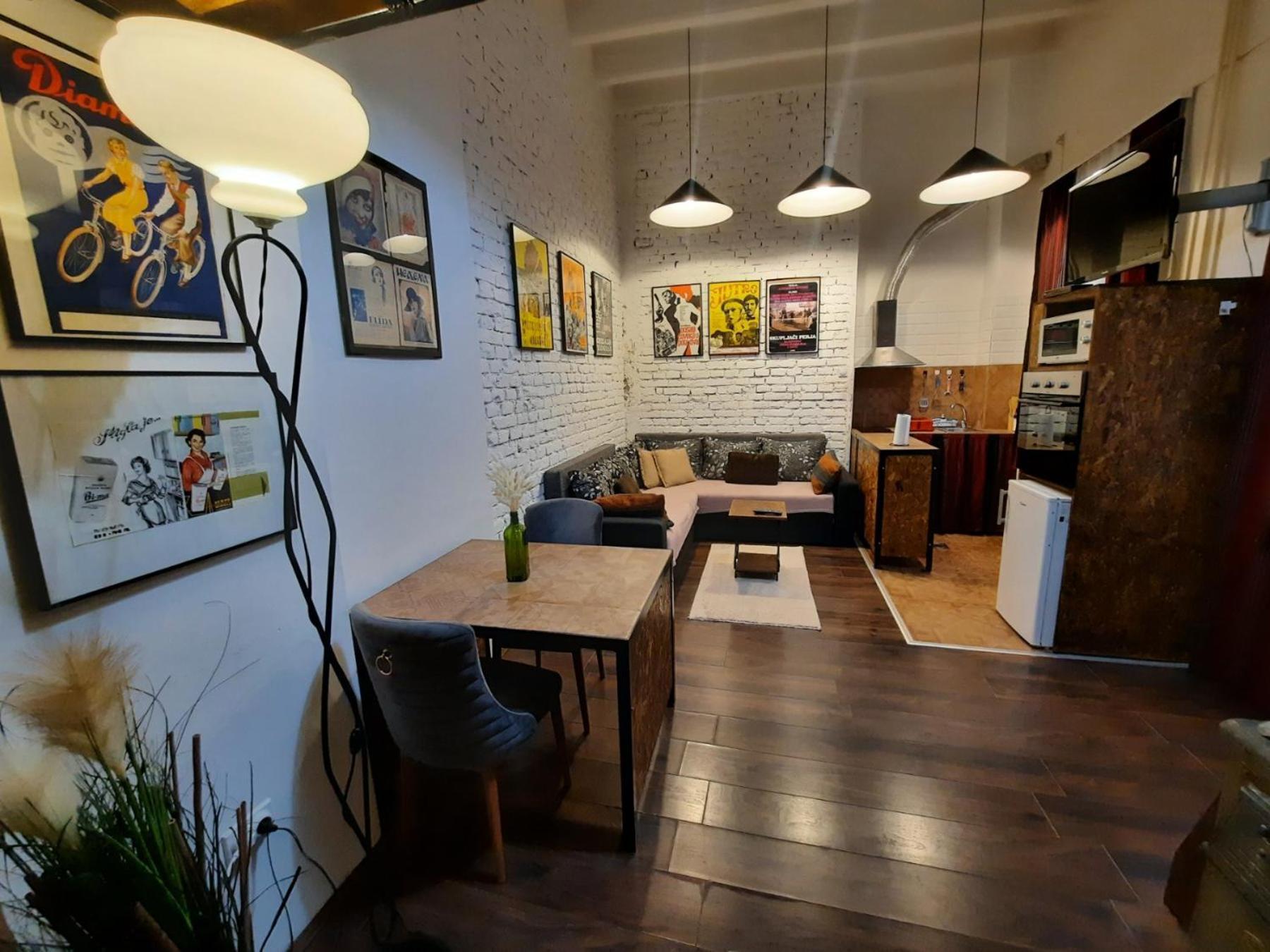 Apartman Authentic Centre - Split Level Loft With Patio In Courtyard Belgrade