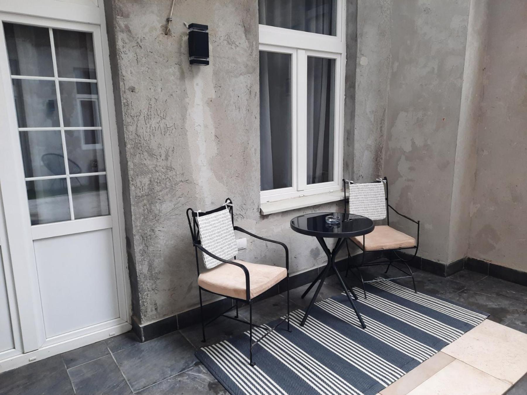Authentic Centre - Split Level Loft With Patio In Courtyard Belgrade